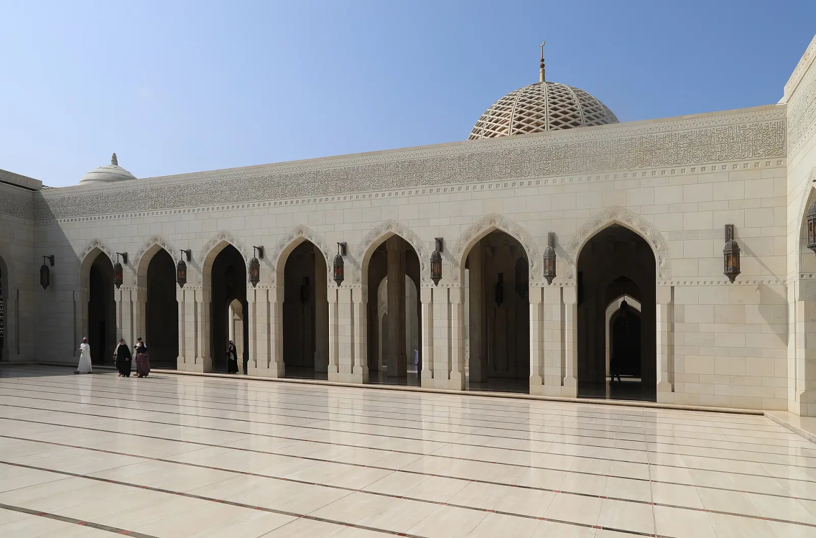 Courtyard of the Sultan Qaboos Grand Mosque in Muscat