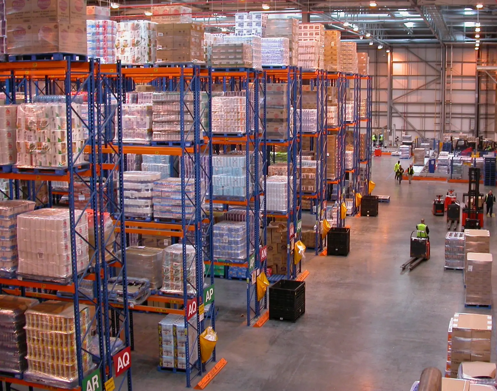 Warehouse with high racking and pallets